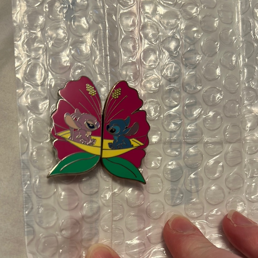 Disney Stich and Angel Pin Set